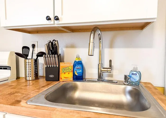 Apartment 2 Full 4 Bedrooms 12 Beds Parking Pittsburgh