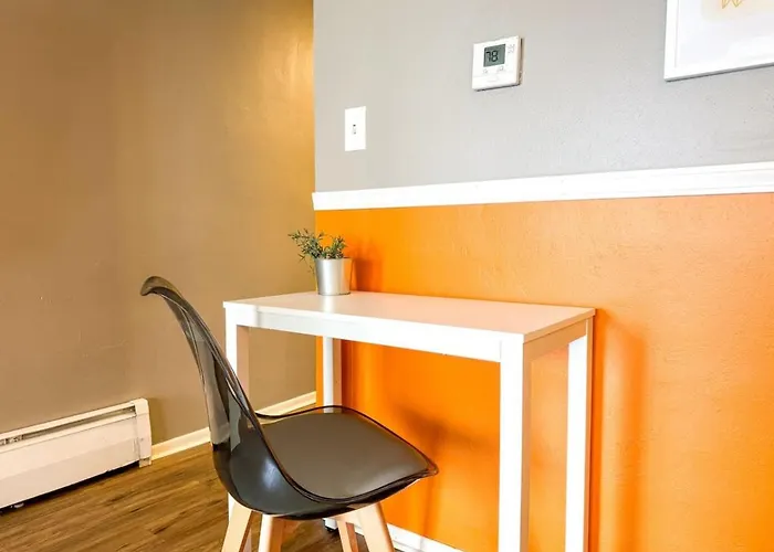 2 Full 4 Bedrooms 12 Beds Parking Pittsburgh